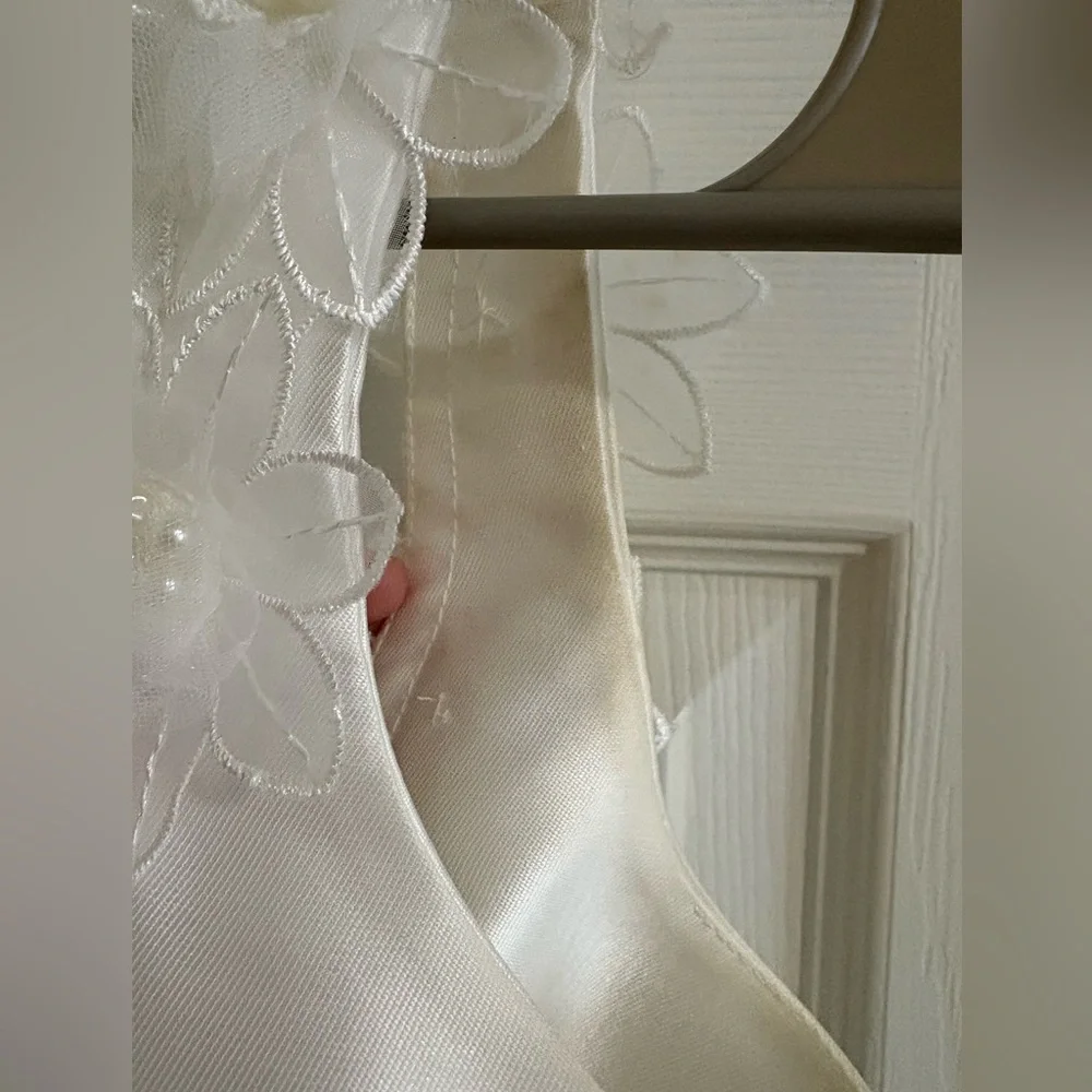 Elliatt Elder Dress White Mini - Picture 10 of 15